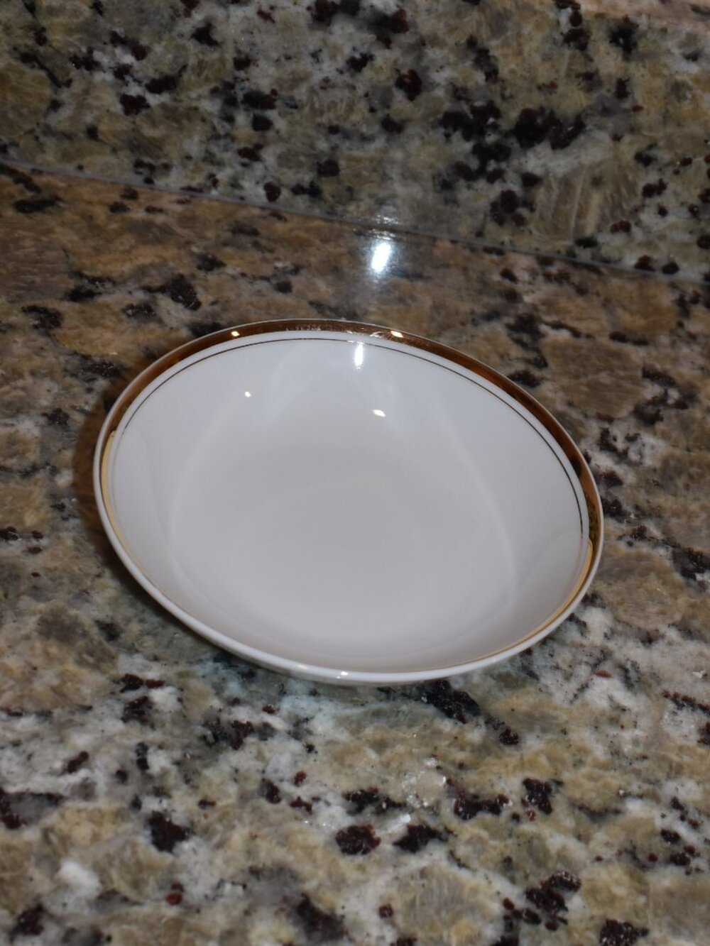 SHEFFIELD JAPAN 1985 REGENCY GOLD PORCELAIN 9-1/4" VEGETABLE SERVING BOWL